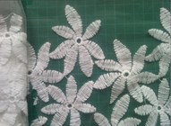 Κεντημένο βαμβάκι ύφασμα δαντελλών πλέγματος υδροδιαλυτό, σχέδιο λουλουδιών για το επίσημο φόρεμα