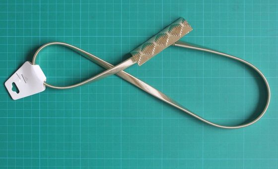 Χρυσές ζώνες υφασμάτων αλυσίδων μέσης για τη γυναίκα